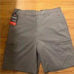 Chaps Men's Cargo Shorts in Gray